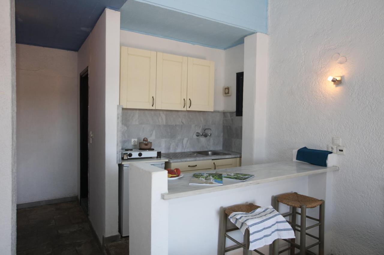 St George Studios & Apartments Batsíon Dış mekan fotoğraf