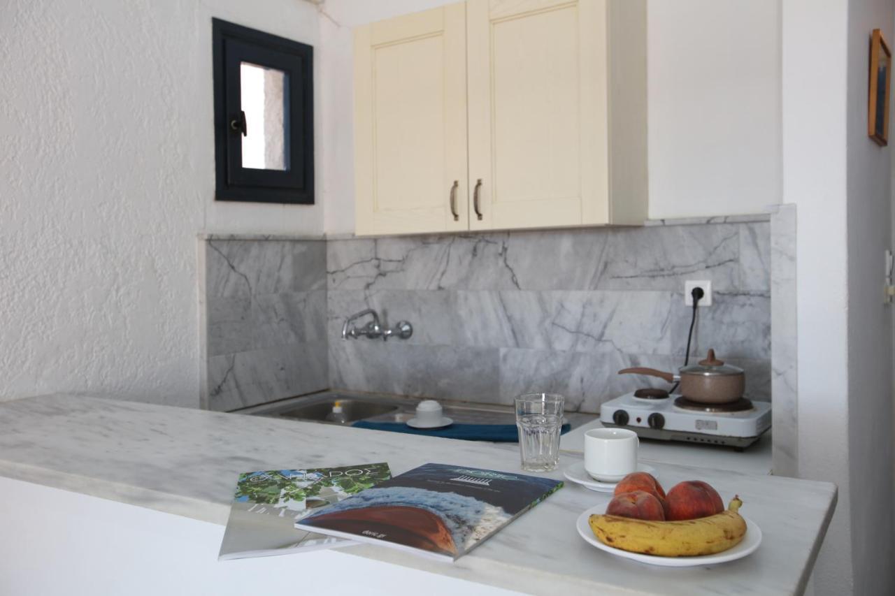 St George Studios & Apartments Batsíon Dış mekan fotoğraf
