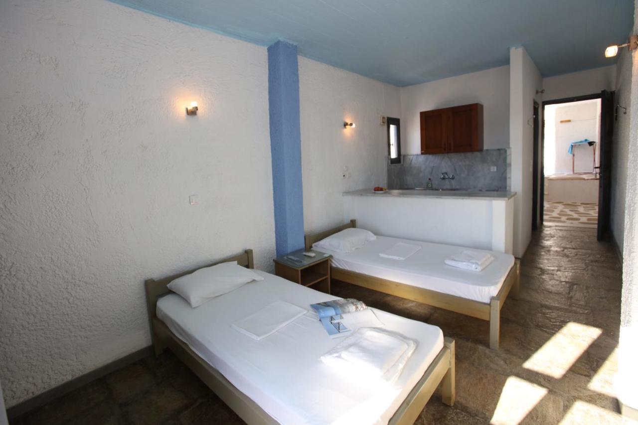 St George Studios & Apartments Batsíon Dış mekan fotoğraf