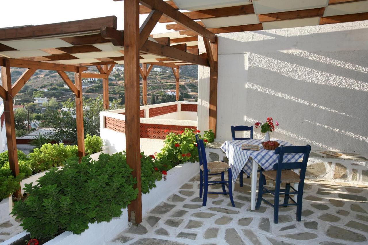 St George Studios & Apartments Batsíon Dış mekan fotoğraf