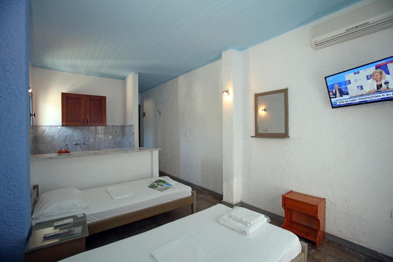 St George Studios & Apartments Batsíon Dış mekan fotoğraf