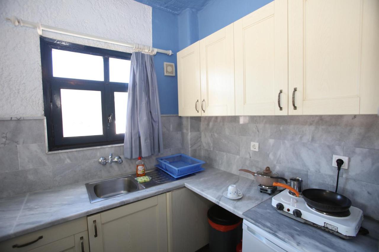 St George Studios & Apartments Batsíon Dış mekan fotoğraf